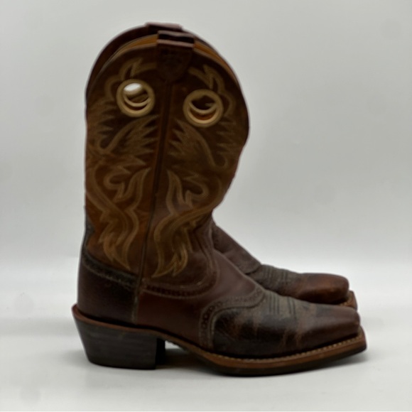 Ariat Heritage Roughstock Boots. Size 9